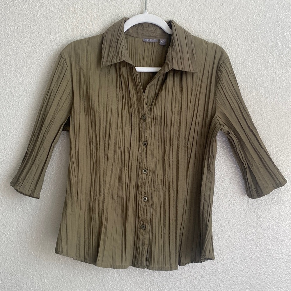 Dark green top
